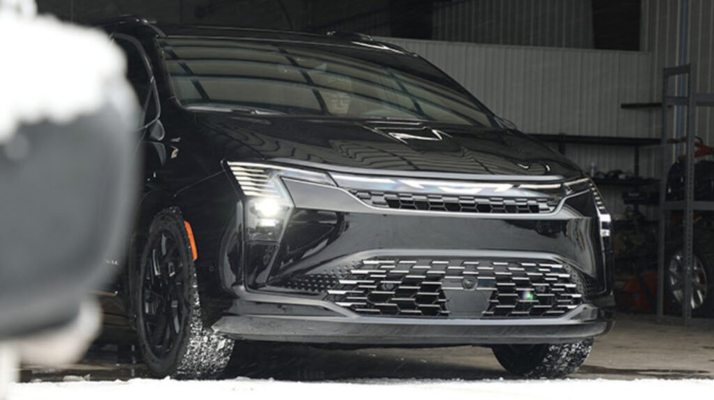 Chrysler Pacifica Refresh Gets A Peculiar Face And Probably Not Much Else