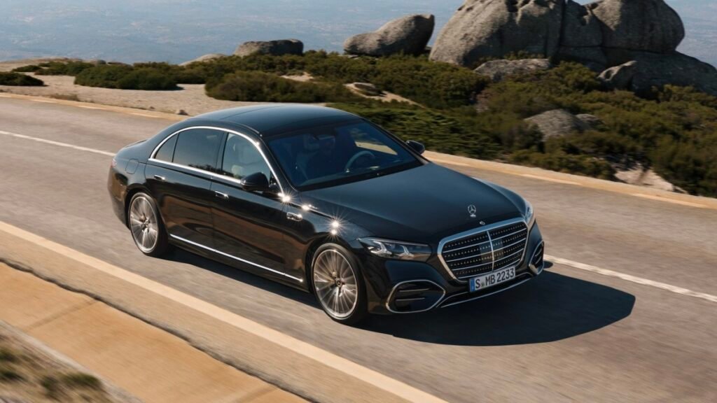 Mercedes-Benz Sales Drop Nearly 10% as EV Momentum Weakens