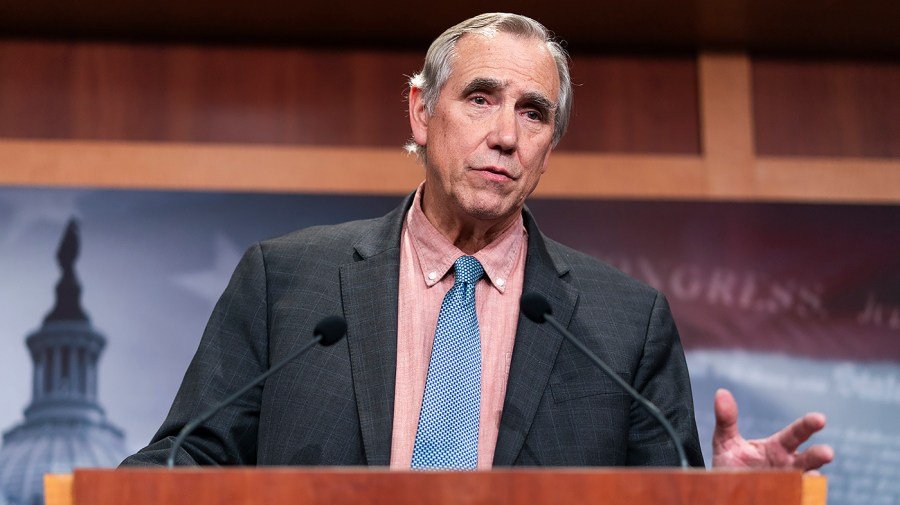 Reconciliation bill subsidizes fossil fuels by $3.5B each year, Democratic report finds