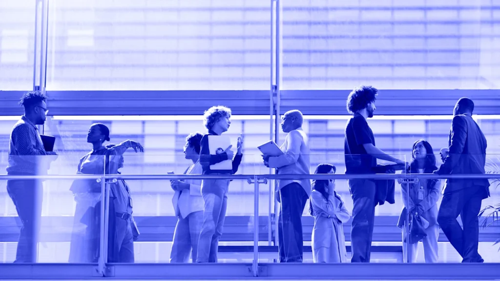 4 ways to bridge generational gaps at work