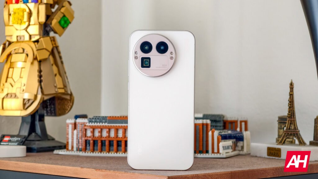 Realme's Next Flagship Could be a Camera Monster with Dual 200MP Sensors