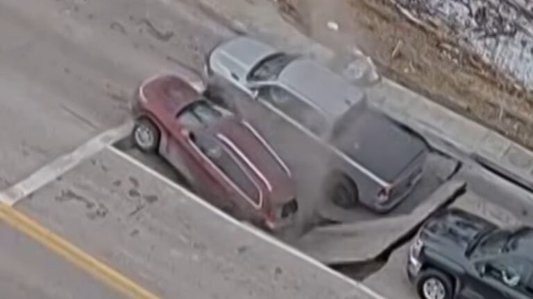 Video: Nebraska Sinkhole Swallow Ram, Jeep Vehicles At Red Light
