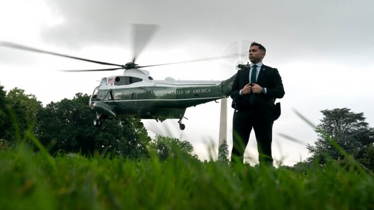 DHS looks to outfit Secret Service protective detail in tailored suits