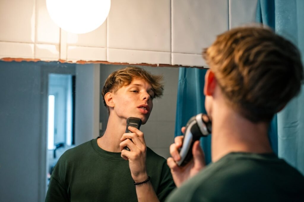 What Is “Looksmaxxing”? The Dangerous Trend Affecting Teen Boys, Explained