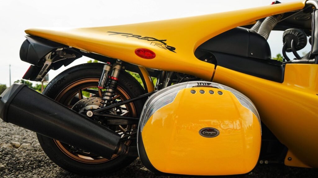 Campagna T-REX RR: Canada's High-Performance Three-Wheeler