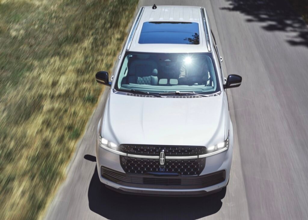 Lincoln Recalls 2026 Navigator After Driver’s Seat Moves While Driving