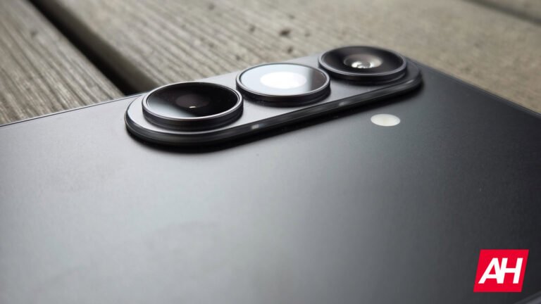 How to take a screenshot on the Samsung Galaxy S26