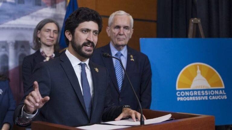 Progressives say they'll vote against warrantless spy power renewal