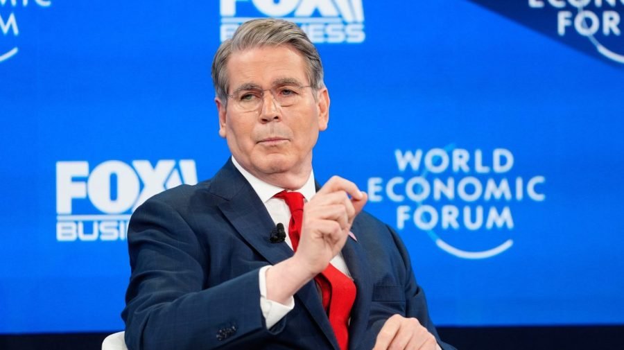 US lifts sanctions on Iranian oil stranded at sea