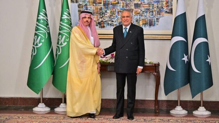 Pakistan says it will host US-Iran talks