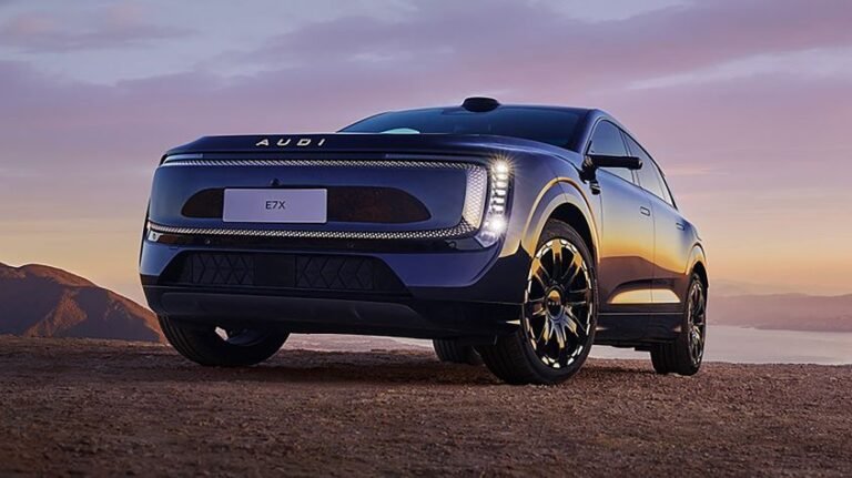 New AUDI E7X - pictures