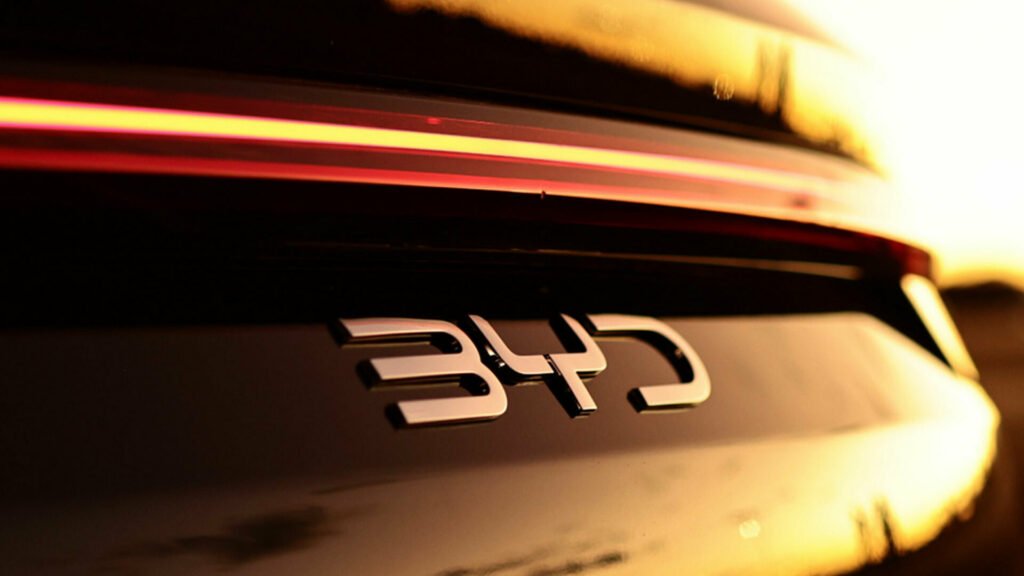 BYD Says Its New Battery Can Recharge As Fast As Filling Up Your Gas Tank