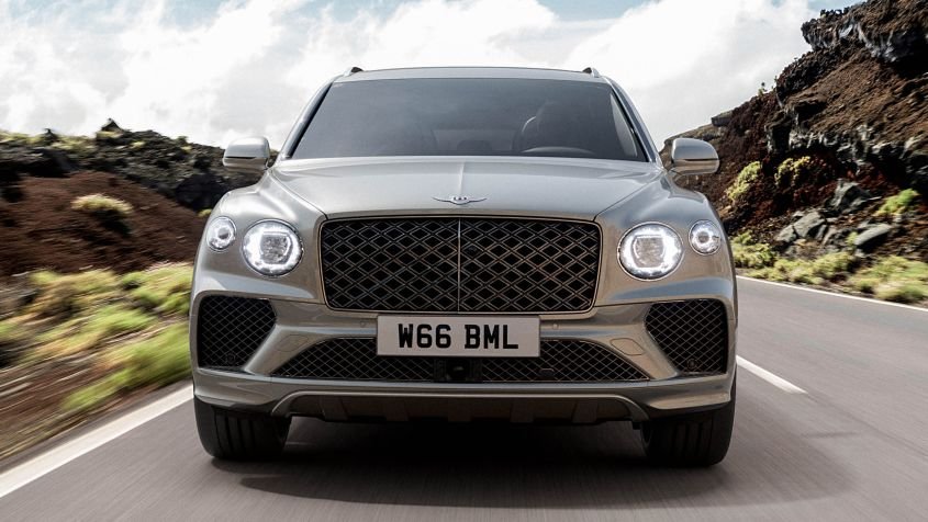 New Bentley Bentayga hybrid to join future EV model in 2028