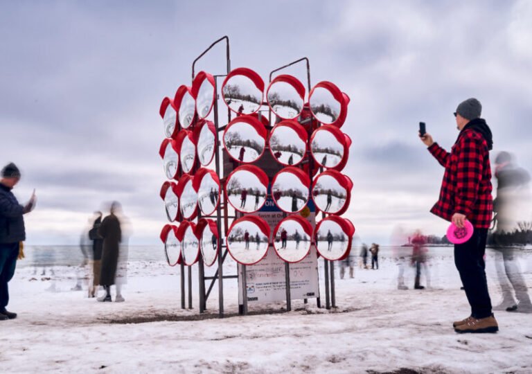 5 Lifeguard Towers Transformed into Works of Art