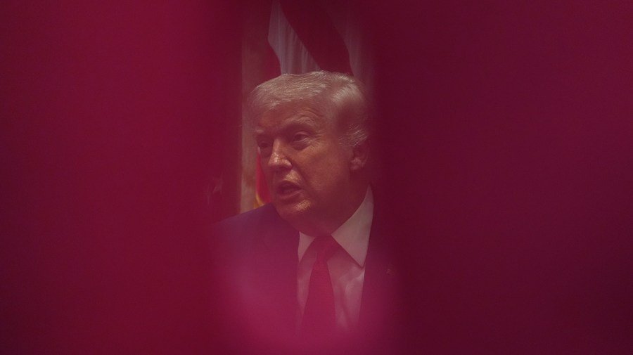 Trump support for warrantless spy powers leading to FISA flips on both sides of the aisle