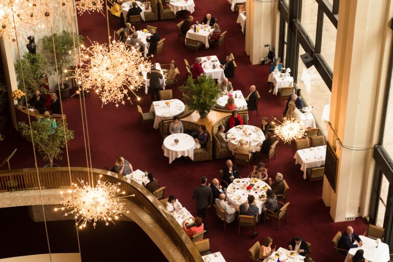 A Whirlwind Tale of the Met Opera’s 30-Minute Intermission Dining