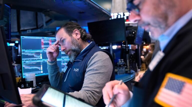 What is the economy telling us about the midterms?