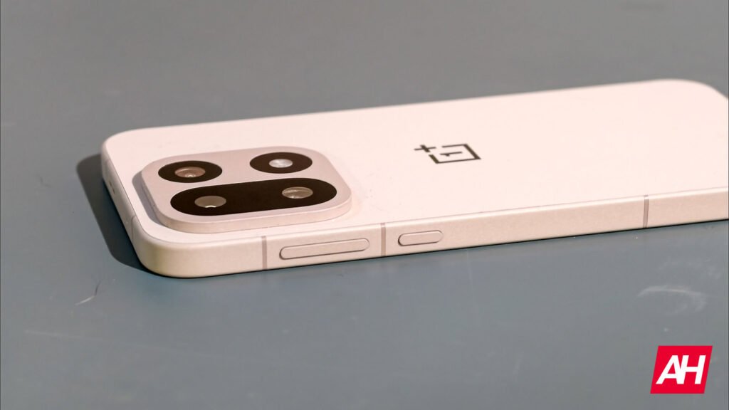 OnePlus 16 Getting Top Specs: 2nm Snapdragon 8 Elite Gen 6 Pro, LPDDR6 RAM & More