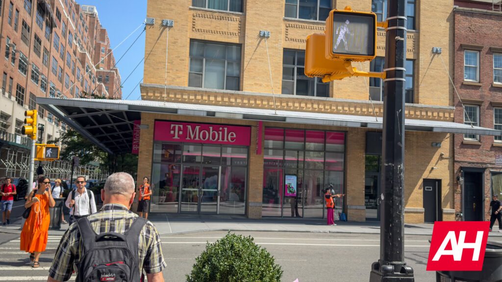 T-Mobile's Own App Is Making It Easier for Fraudsters to Walk Out With Free iPhones