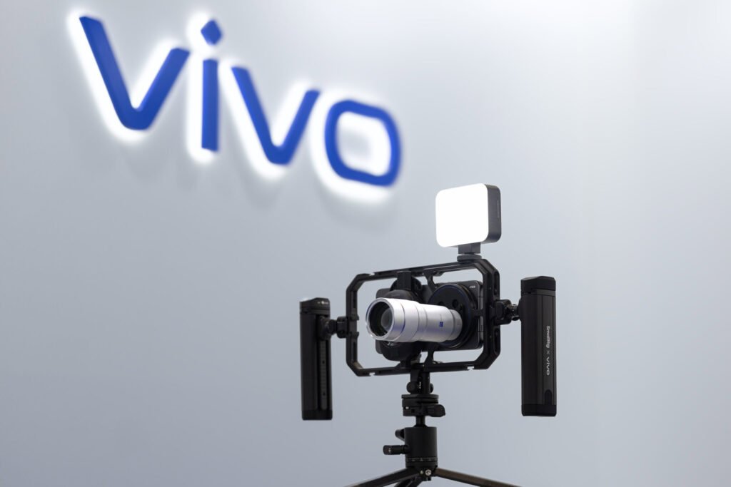 Vivo X300 Ultra’s Ultrawide Camera Is Bigger Than Most Main Cameras