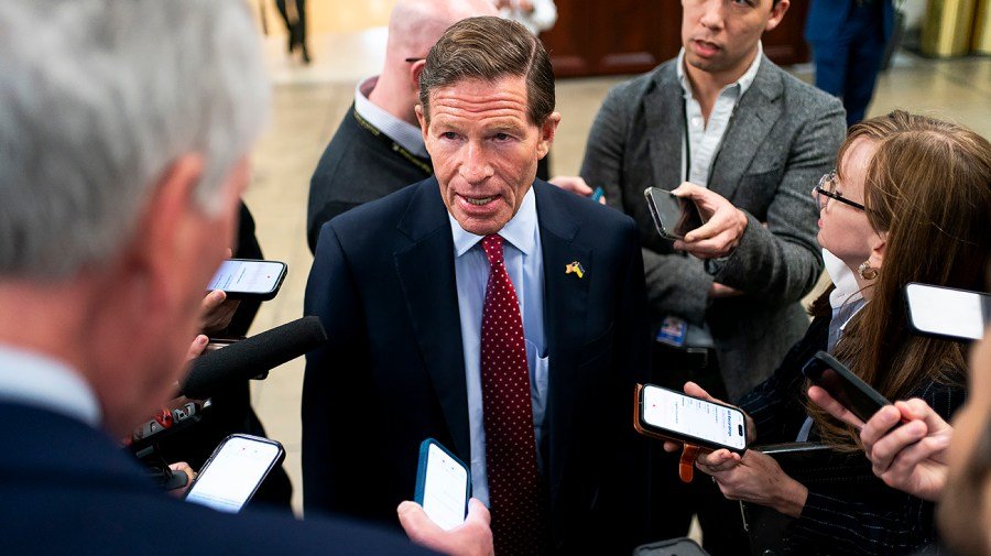 As Trump sends more troops toward Iran, lawmakers want more answers 