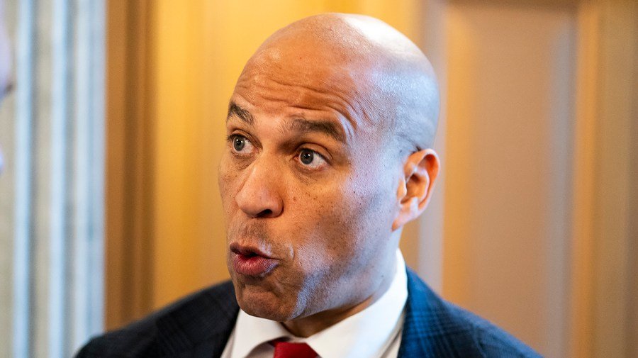 Booker on Trump paying TSA: ‘Why didn't he do this weeks ago’