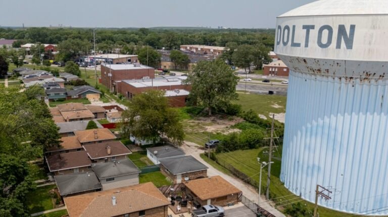 A self-proclaimed ‘super mayor’ is trying to outrun her controversial past