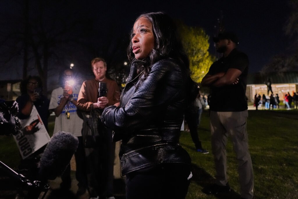 ‘This L is on her’: Black lawmakers and strategists dump on Crockett