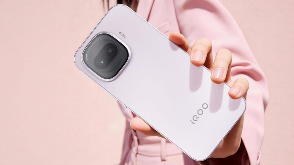iQOO Z11 Officially Teased with Massive 9,020mAh Battery & 165Hz Display Ahead of China Launch