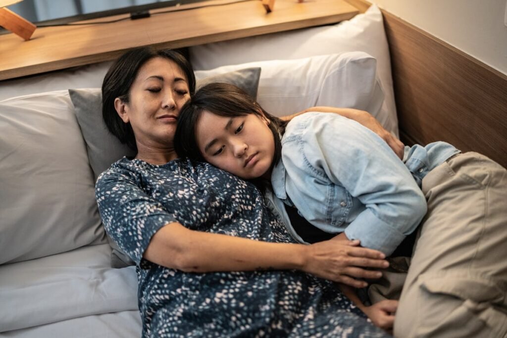 Why Teens Love To Open Up At Bedtime, According To Therapists