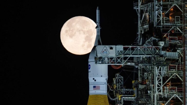 NASA planning $20B moon base