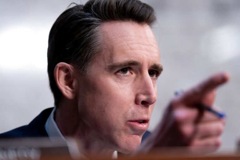 Hawley investigates FICO for mortgage credit scoring