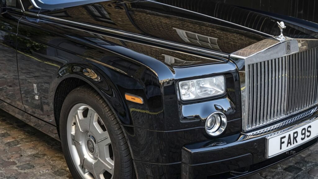 An Early 2000s Rolls-Royce Phantom Now Costs The Same As A New Genesis G90