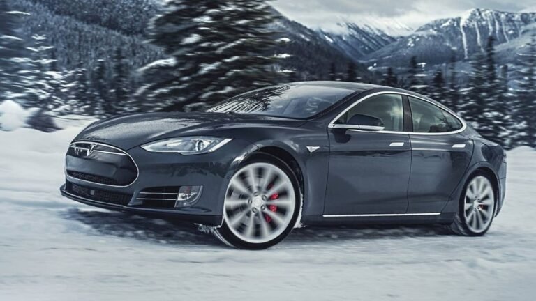 Tesla Settles Lawsuit Over Fatal Model S Crash That Killed Two Teens