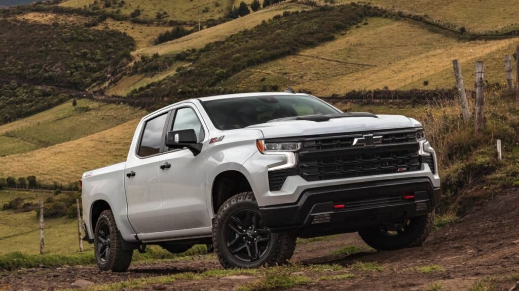 The Chevrolet Silverado LT Trail Boss Ditches Turbo-Four Engine and Now Gets V8 Power Standard