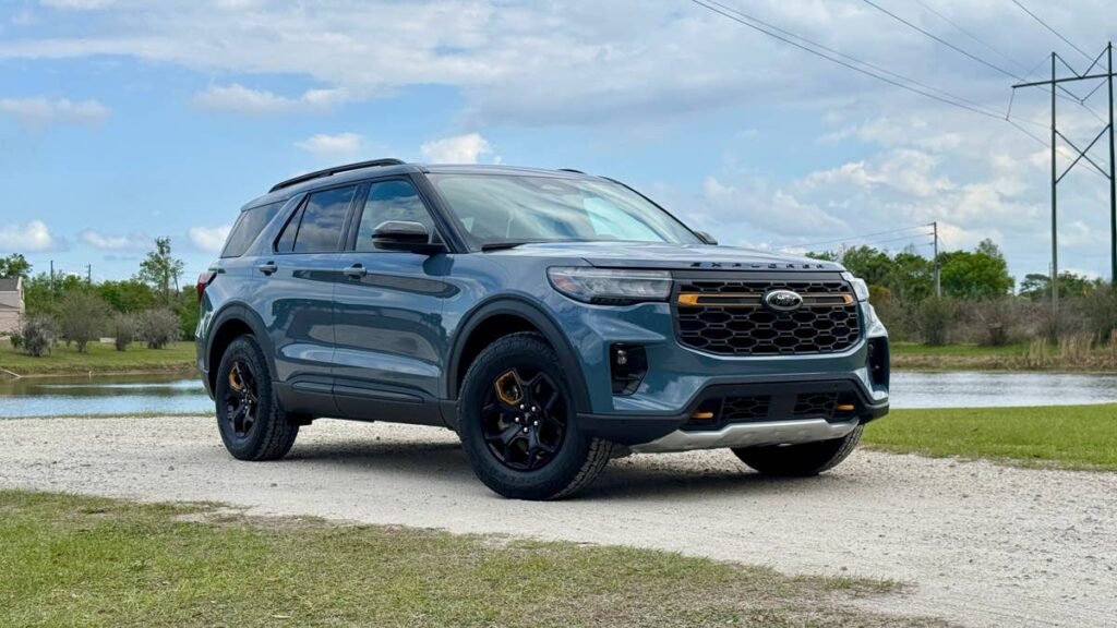 The 2026 Ford Explorer Packs a 400-HP Raptor Engine to Take on the Kia Telluride