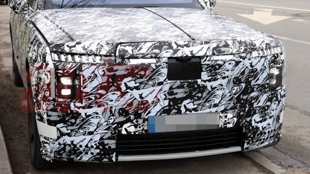 Rolls-Royce's Electric SUV Will Have a Spectacular Frunk Opening