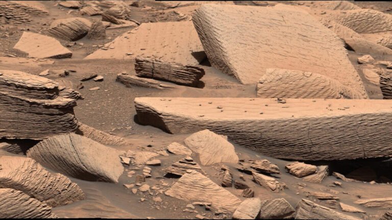 Curiosity Stumbles Upon Evidence of Ancient Martian Winds