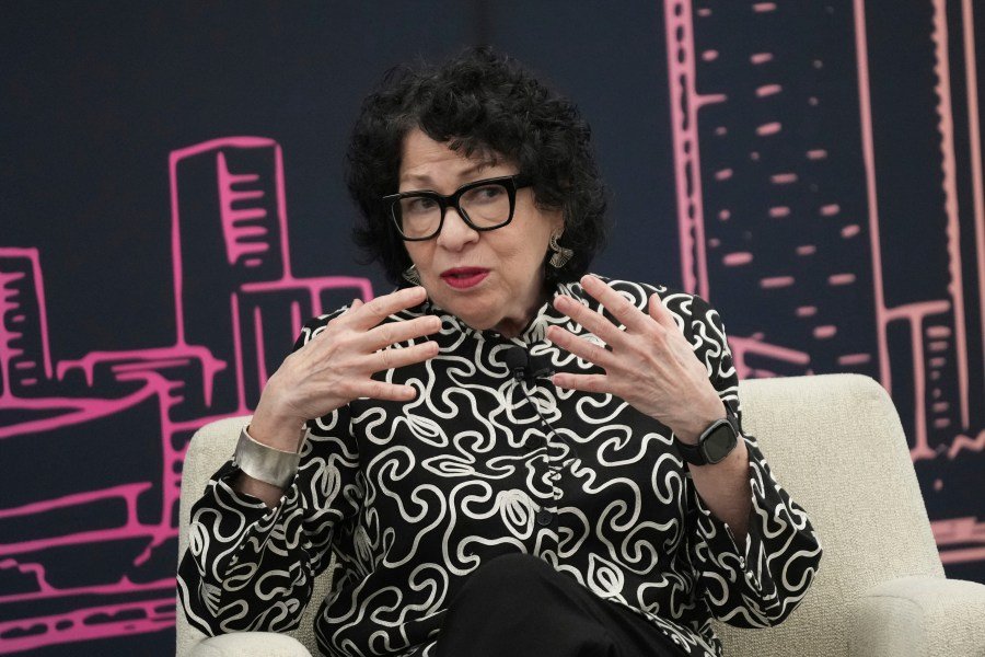 Sotomayor apologizes to Kavanaugh over remarks on his immigration stop opinion 