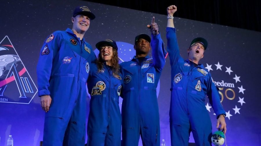 Watch live: Trump hosts Artemis II astronauts at White House