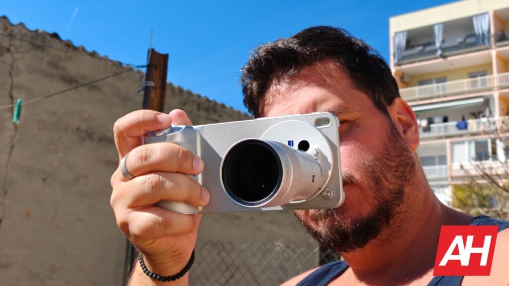 ‘Ultra’ Smartphones at Risk as Memory Prices Surge