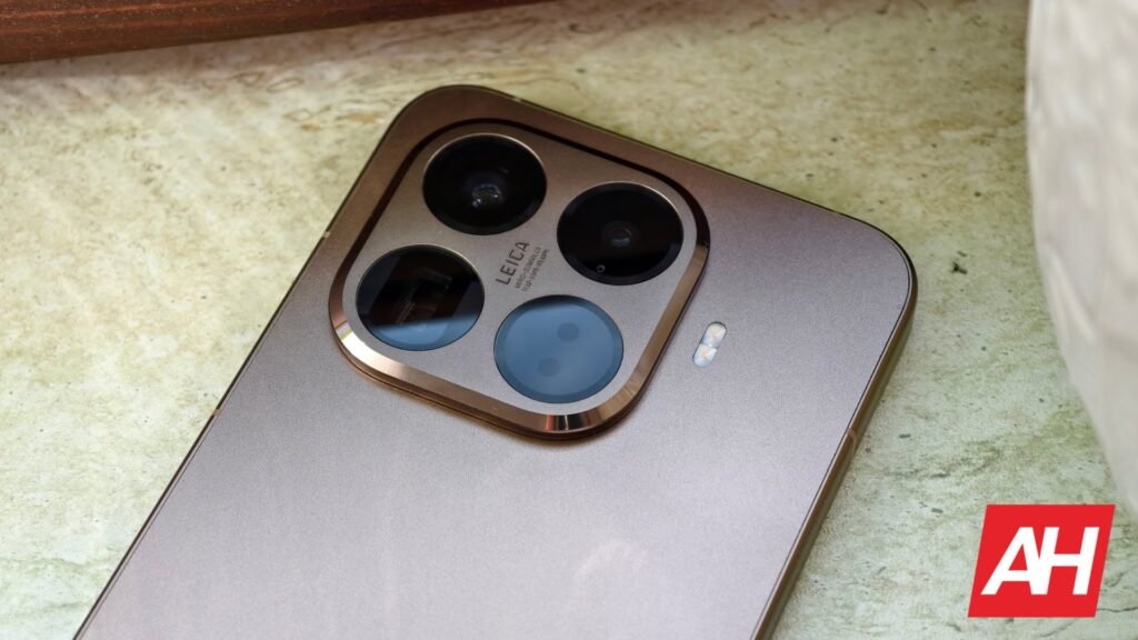 Xiaomi 17T Spotted in First Live Images, Benchmark Listing Confirms Pro's Chipset