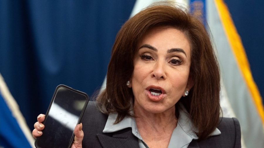 Pirro warns against political violence in DC: ‘Not the place’ 