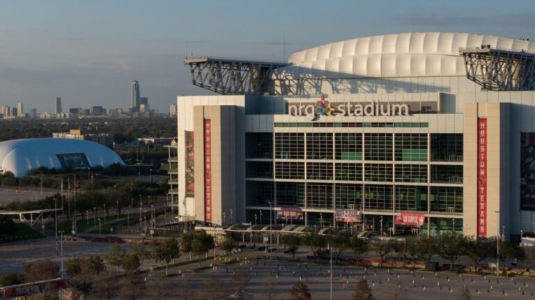 World Cup: Some restaurants plan automatic 20 percent tips