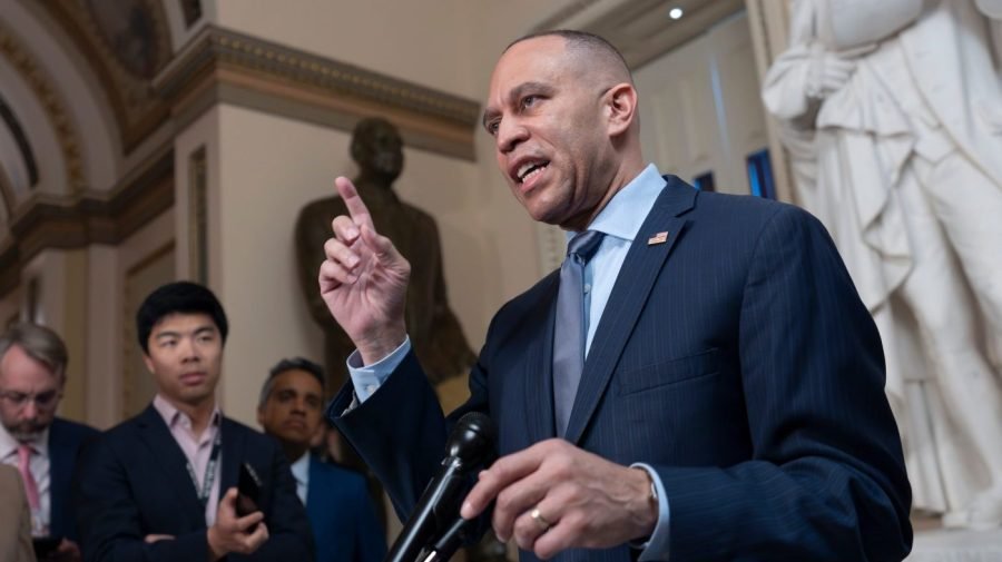 Jeffries calls Karoline Leavitt a 'stone-cold liar'