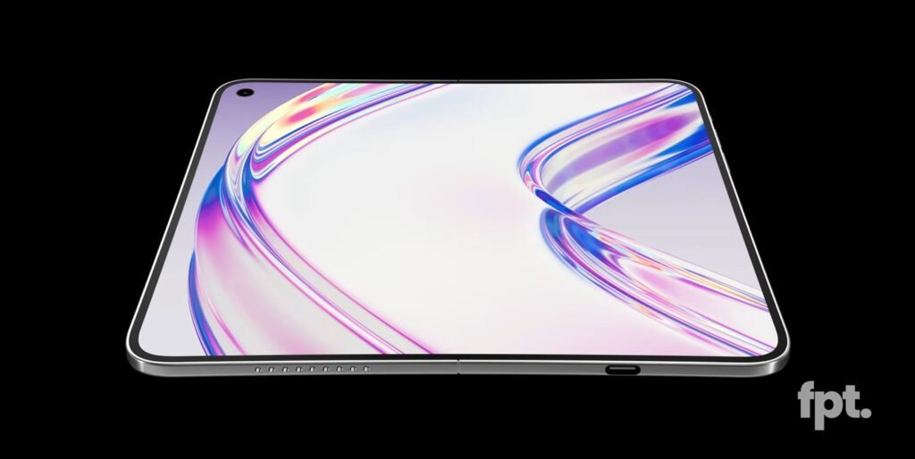 Apple Is Obsessed With the Foldable Crease — and That's Actually a Good Thing