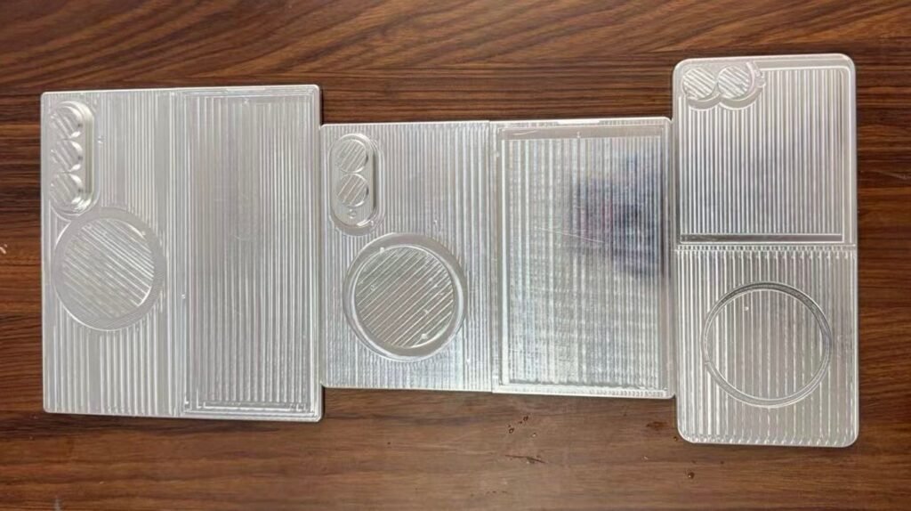 Samsung's Three New Foldables Just Appeared Side by Side — Thanks to Dummy Units
