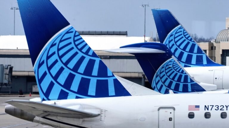 United flight reports possible drone strike near San Diego