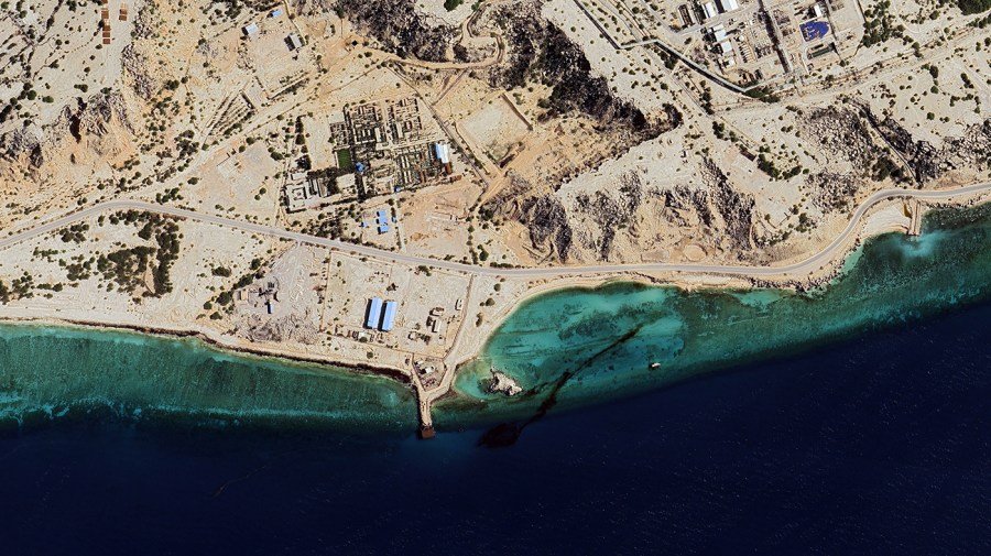 US strikes military targets on Kharg Island ahead of Trump's deadline to Iran