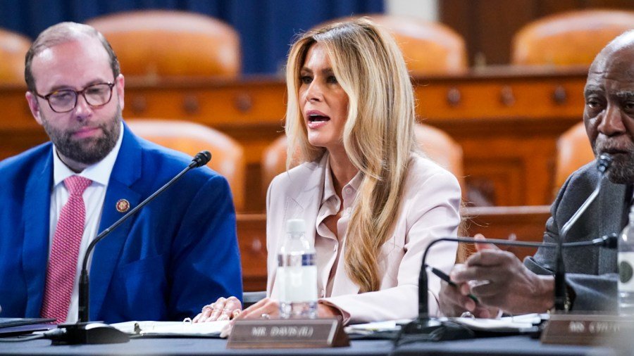 Melania Trump pushes for reforms to modernize foster youth program